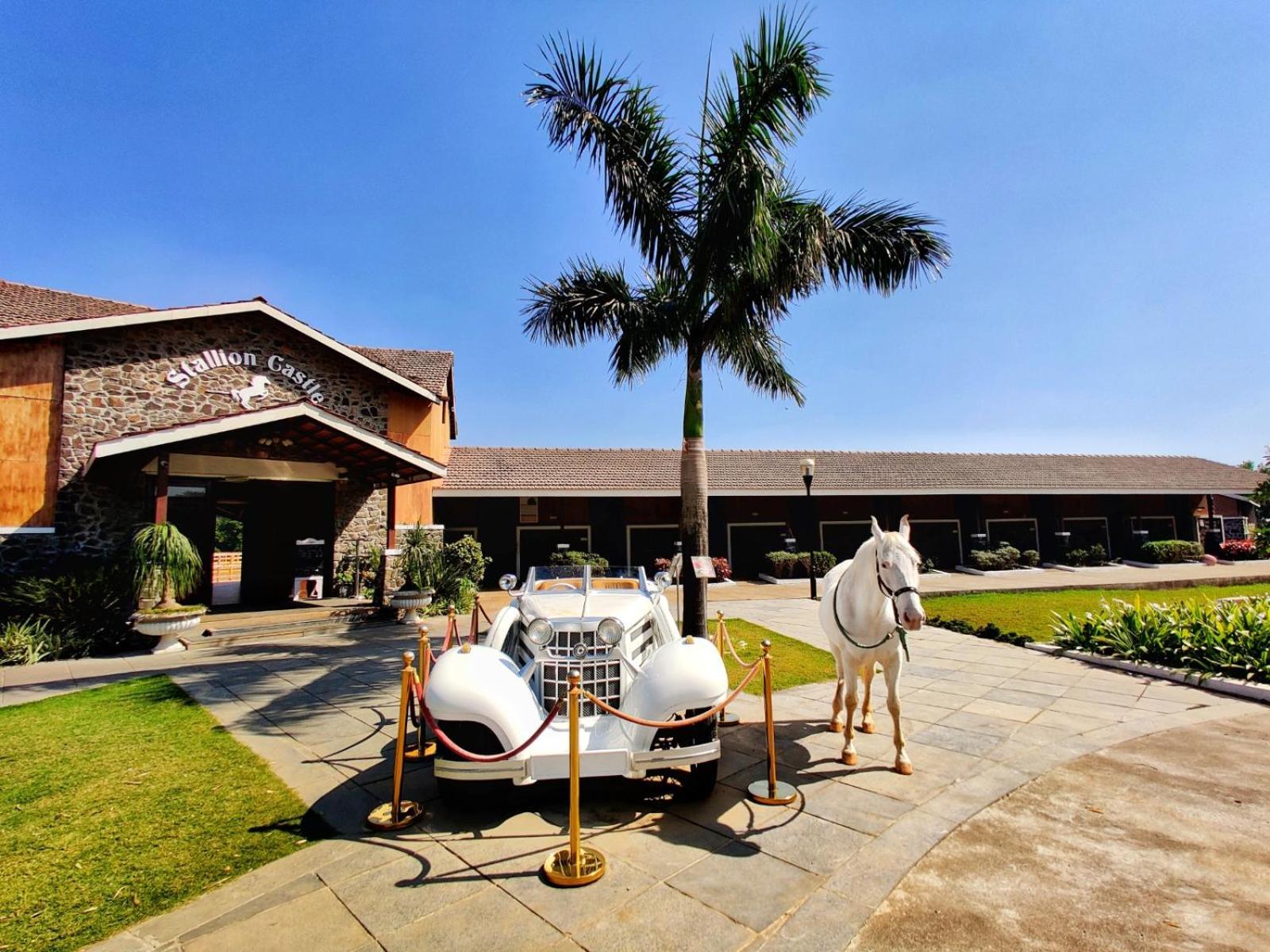 Отель Fazlani Natures Nest - The Wellness Retreat Лонавала Экстерьер фото