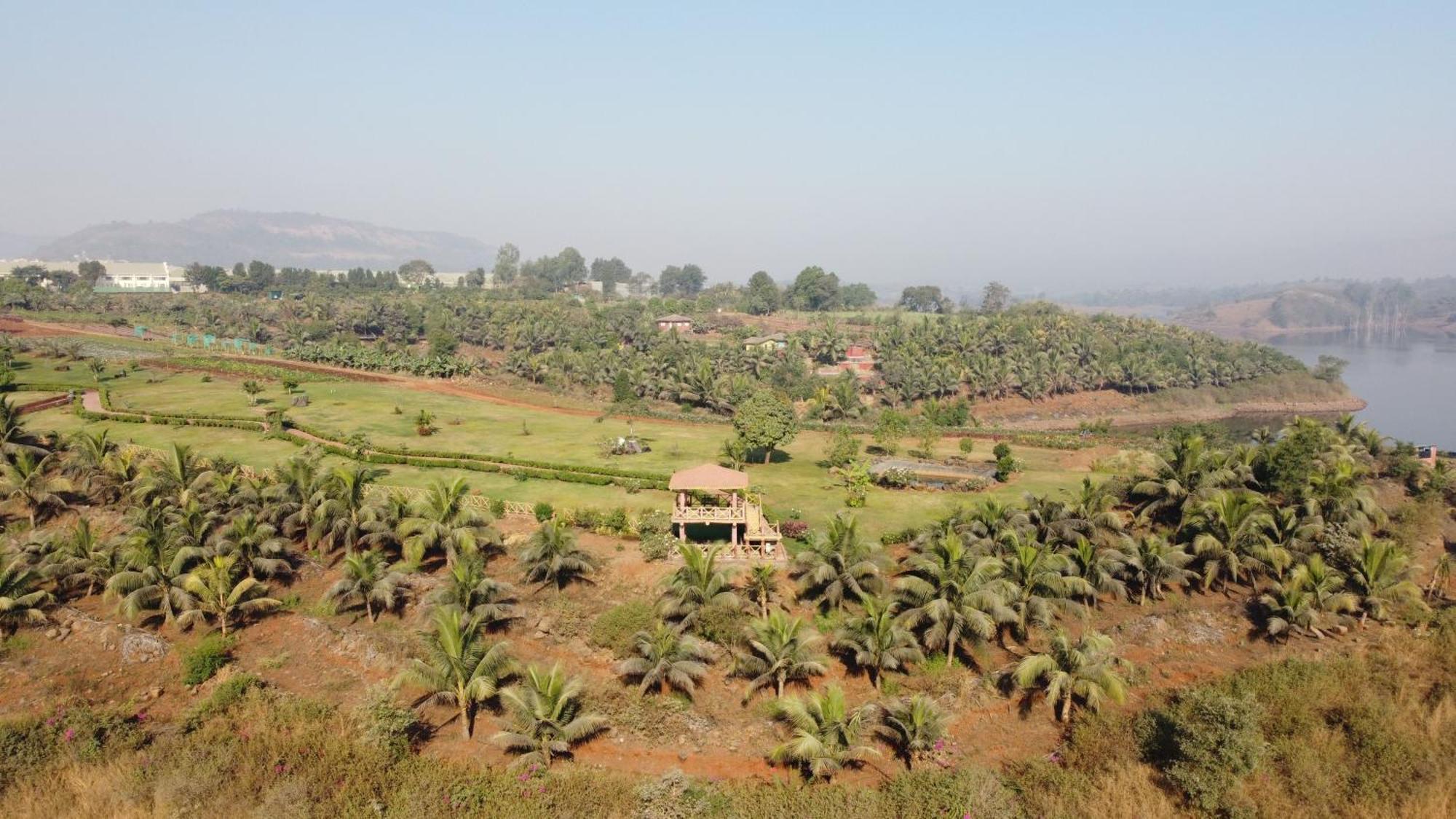 Отель Fazlani Natures Nest - The Wellness Retreat Лонавала Экстерьер фото