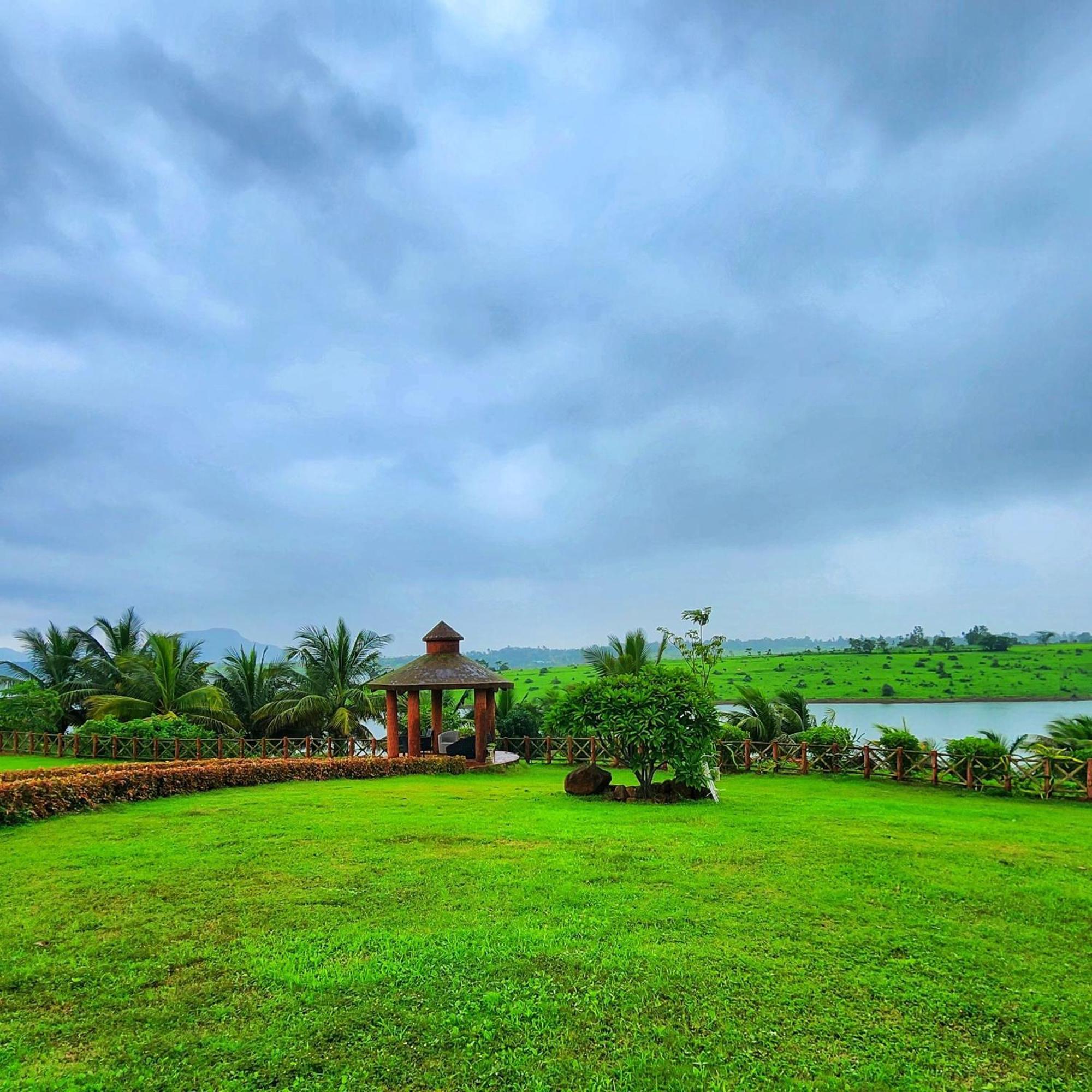 Отель Fazlani Natures Nest - The Wellness Retreat Лонавала Экстерьер фото